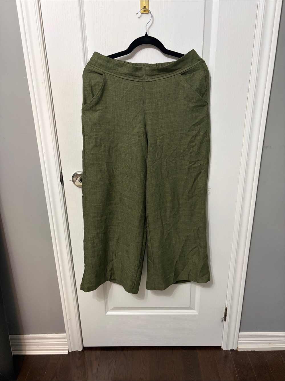 Max Studio Wide Leg Pants in Olive Green